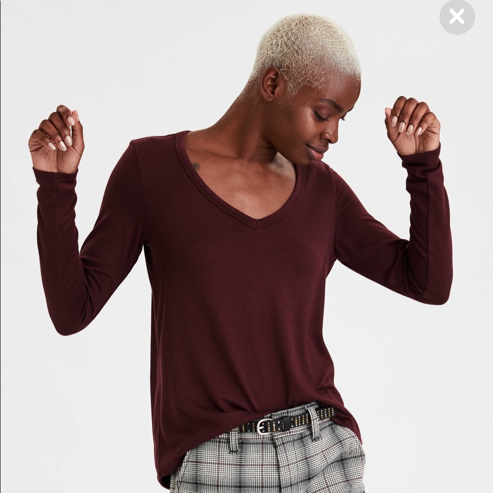 AE Soft & Sexy Maroon long sleeve v-neck tee